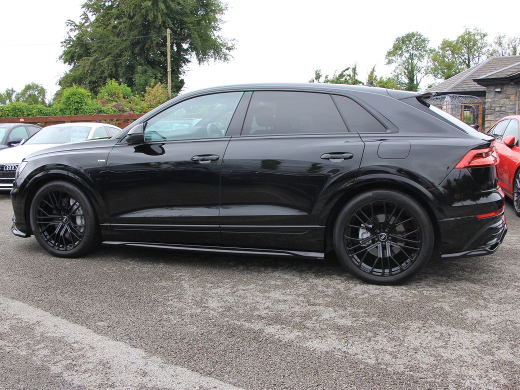 2023 Audi Q8