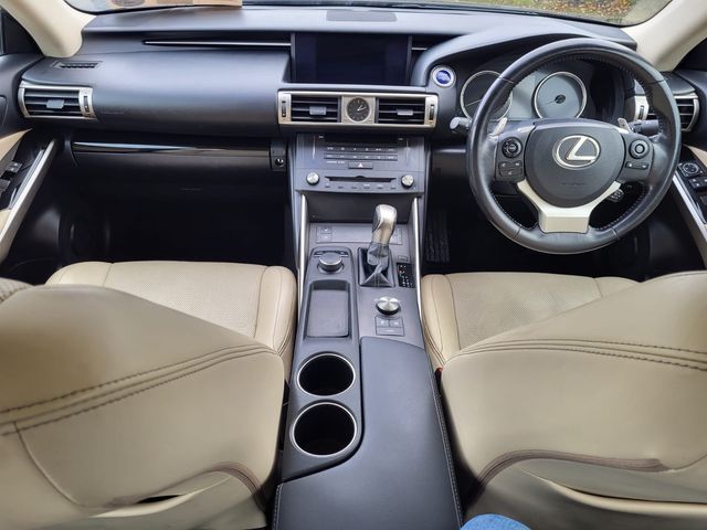 2016 Lexus IS