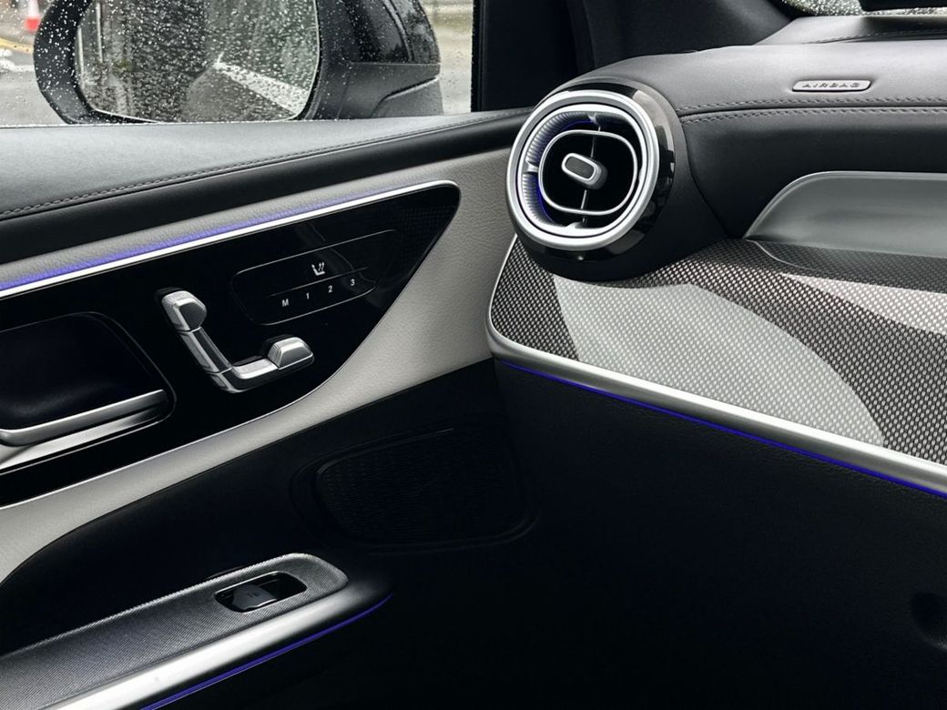 2025 Mercedes-Benz GLC Class
