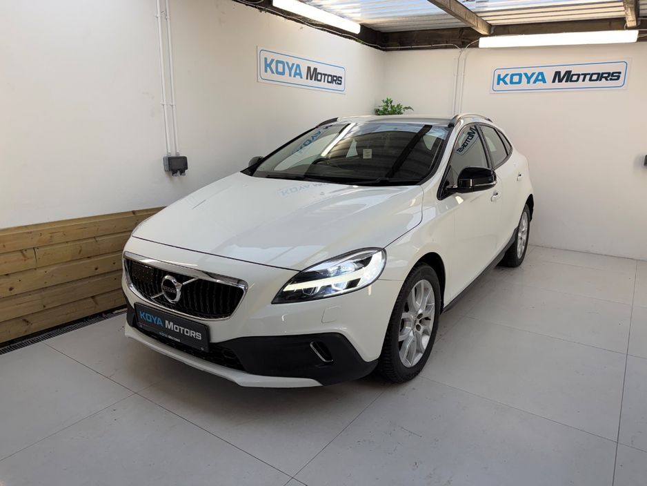 2017 Volvo V40