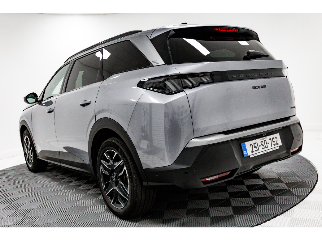 2025 Peugeot 5008