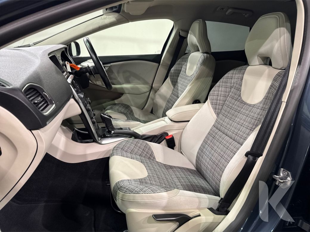 2018 Volvo V40