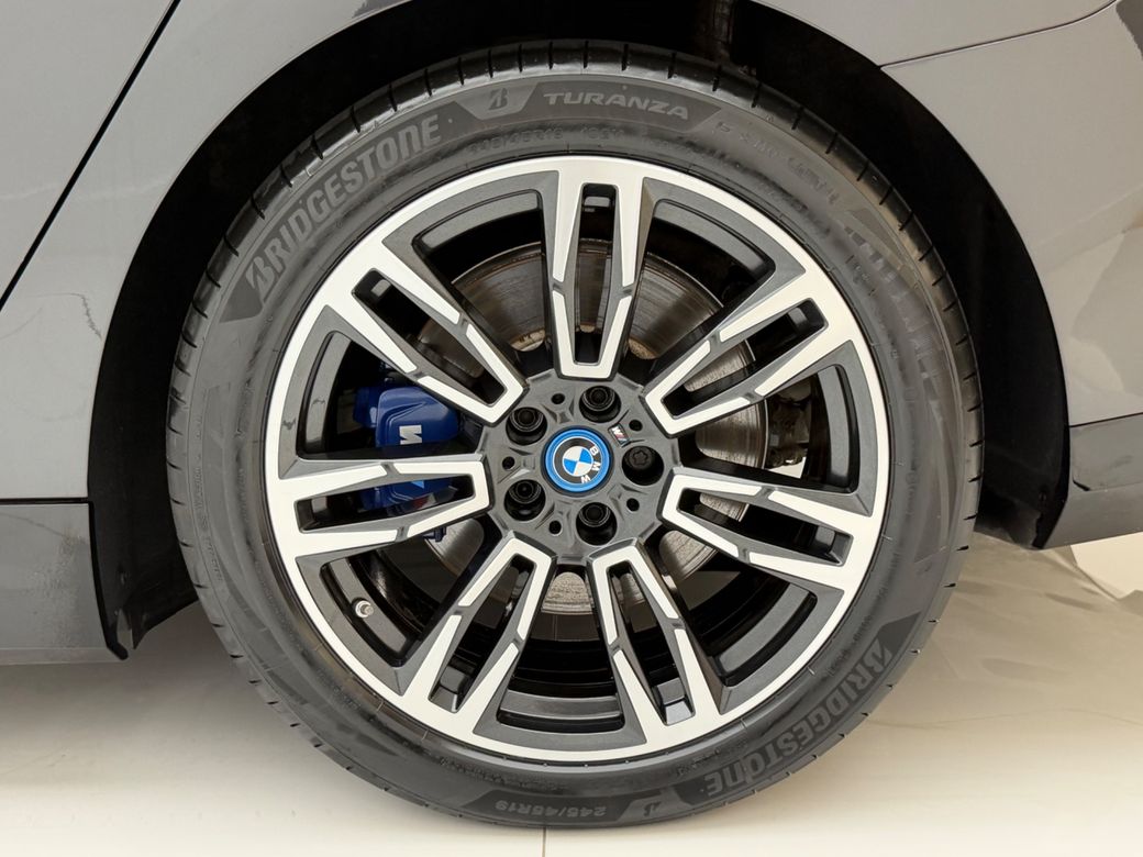 2024 BMW i5