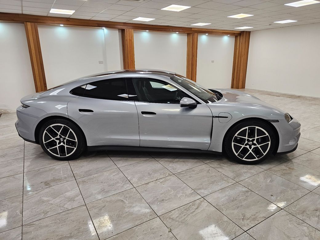 2025 Porsche Taycan