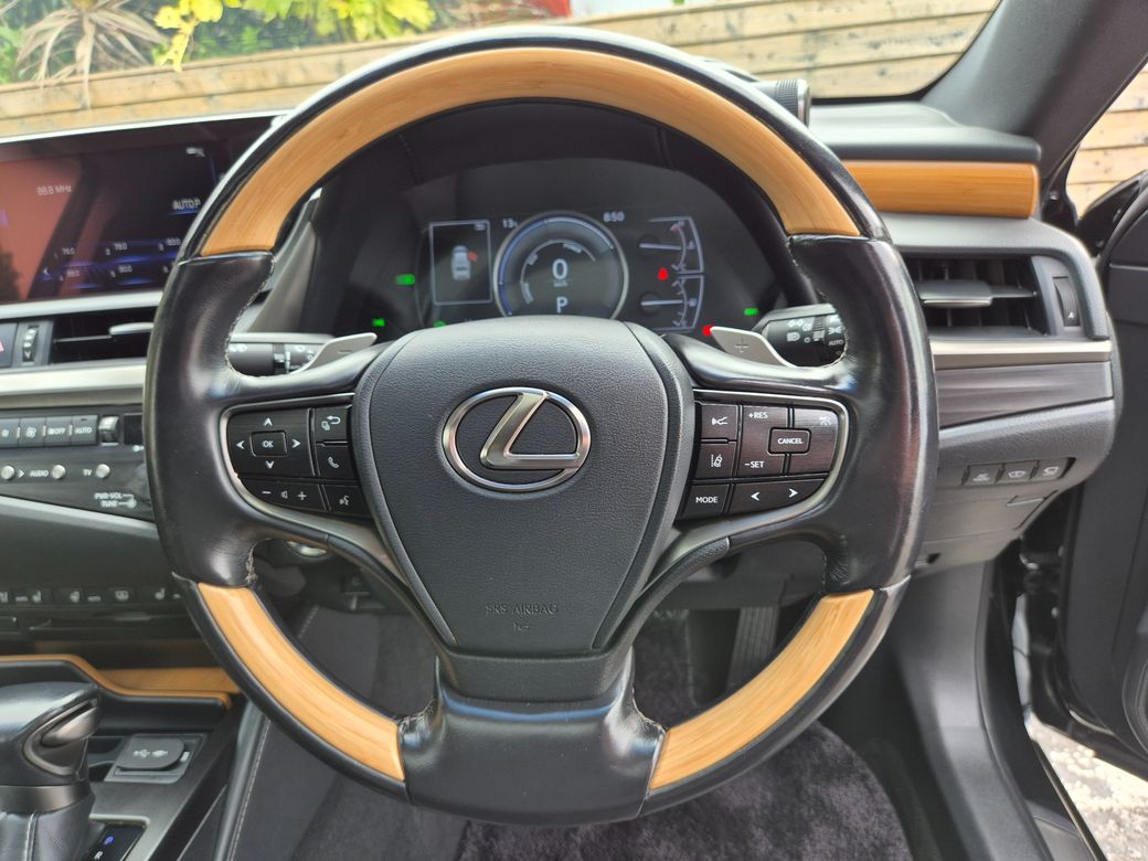 2020 Lexus ES 300h