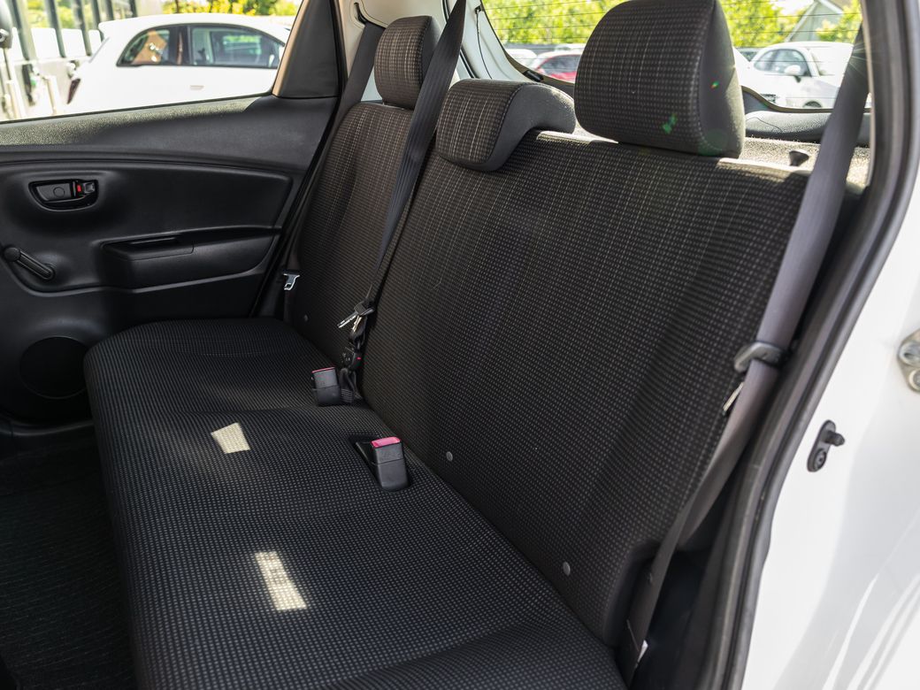 2017 Toyota Vitz