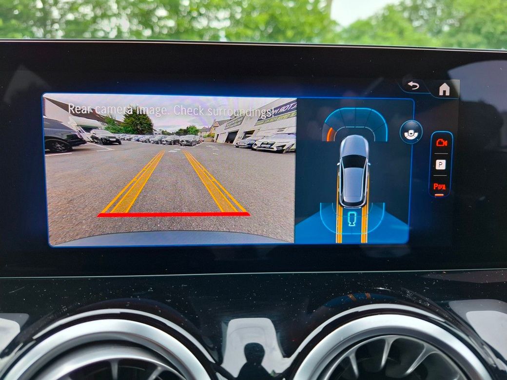 2025 Mercedes-Benz EQA