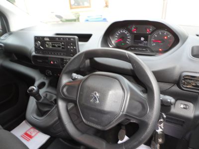 2021 Peugeot Partner