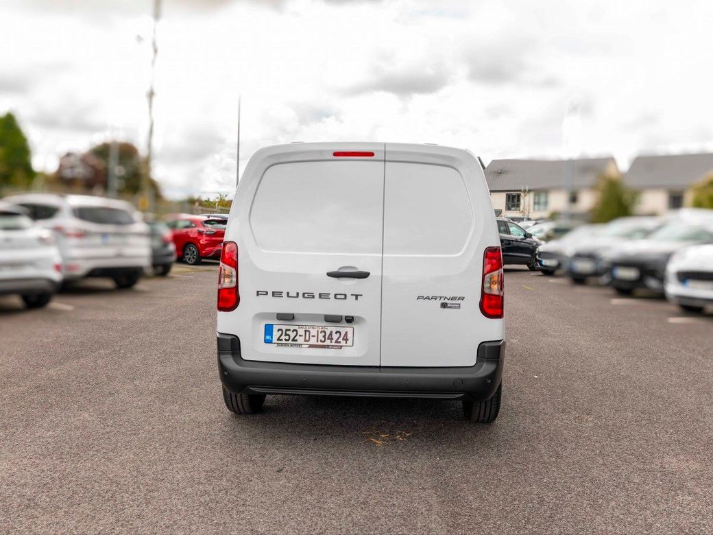 2025 Peugeot Partner