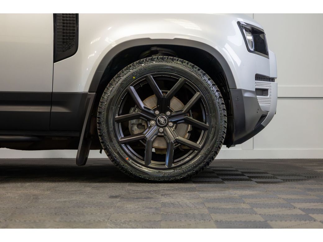 2024 Land Rover Defender 110