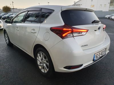 2016 Toyota Auris