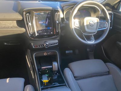 2023 Volvo XC40