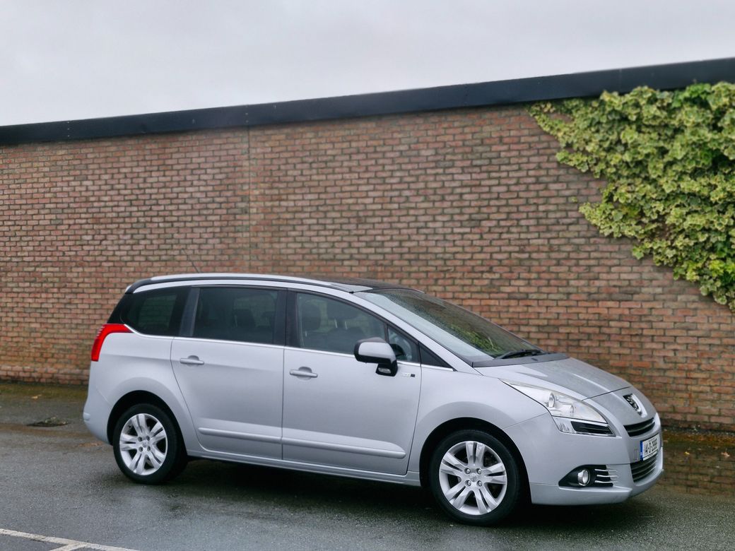2014 Peugeot 5008