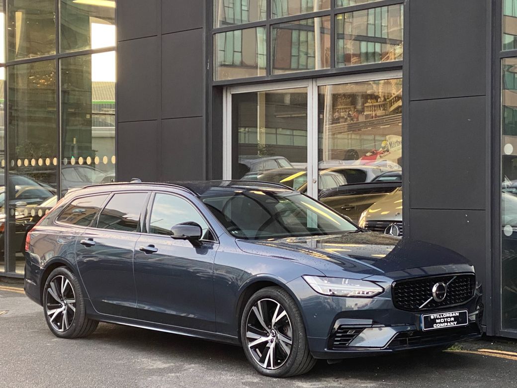 2022 Volvo V90