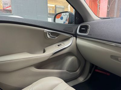 2018 Volvo V40
