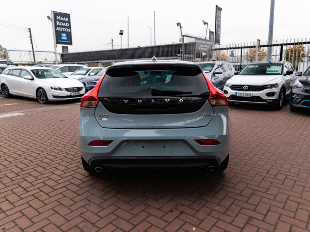 2016 Volvo V40