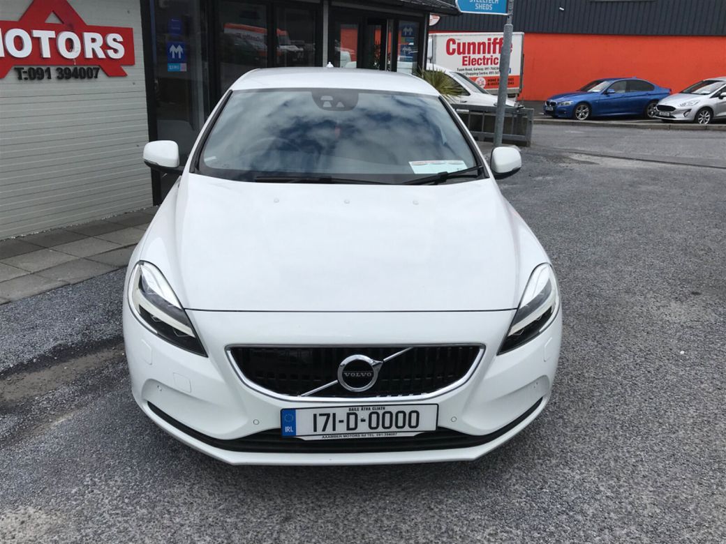 2017 Volvo V40