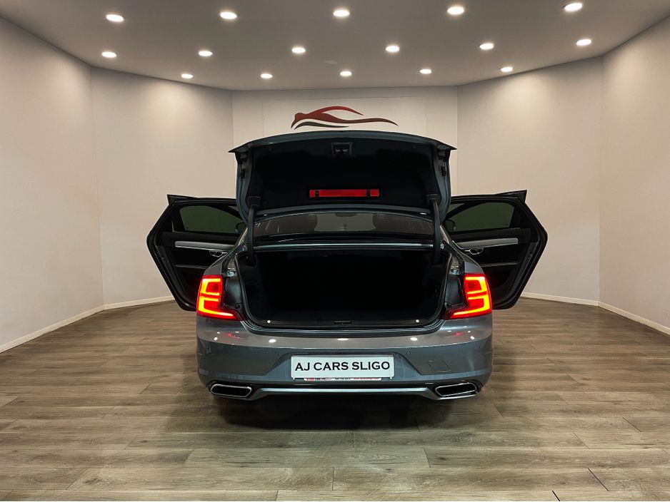 2020 Volvo S90