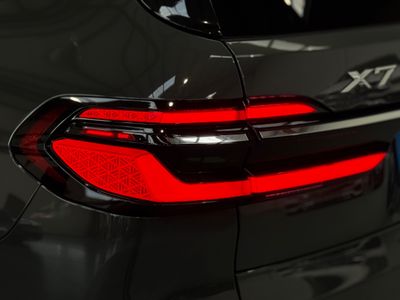 2023 BMW X7