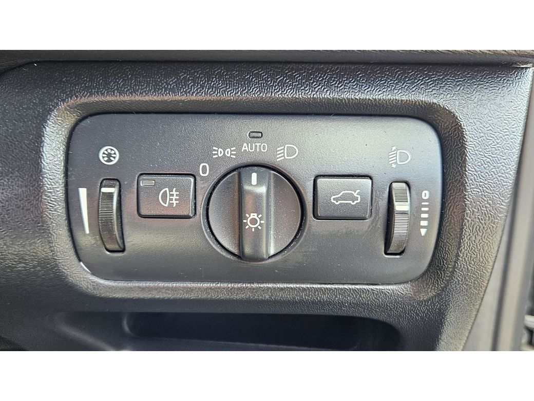 2017 Volvo V40