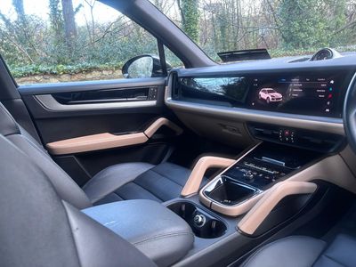 2023 Porsche Cayenne