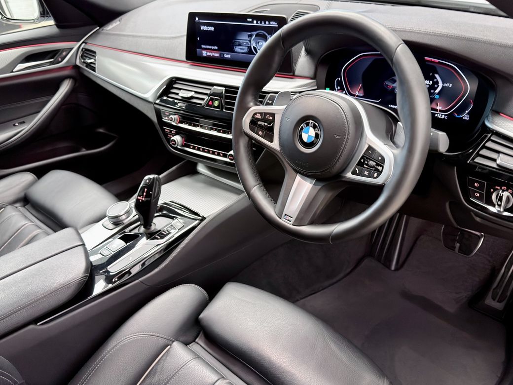 2020 BMW 520