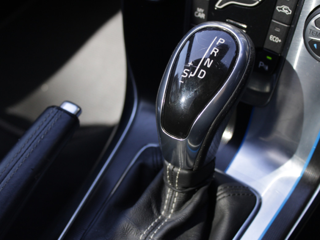 2016 Volvo V40
