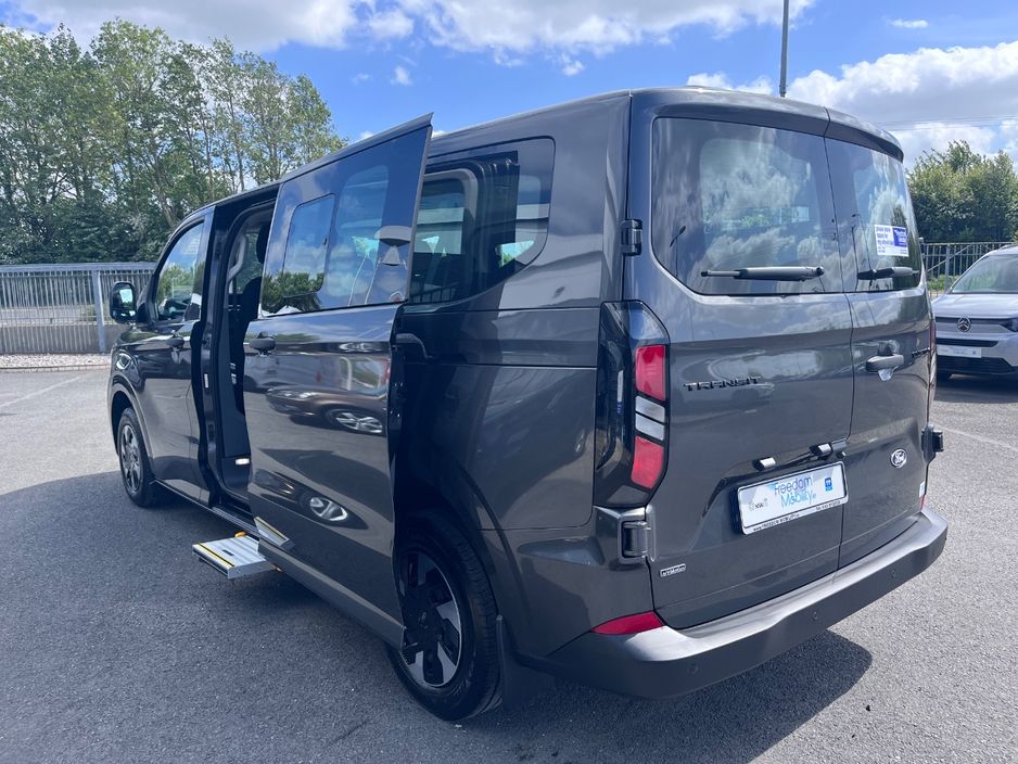 2026 Ford Tourneo Custom