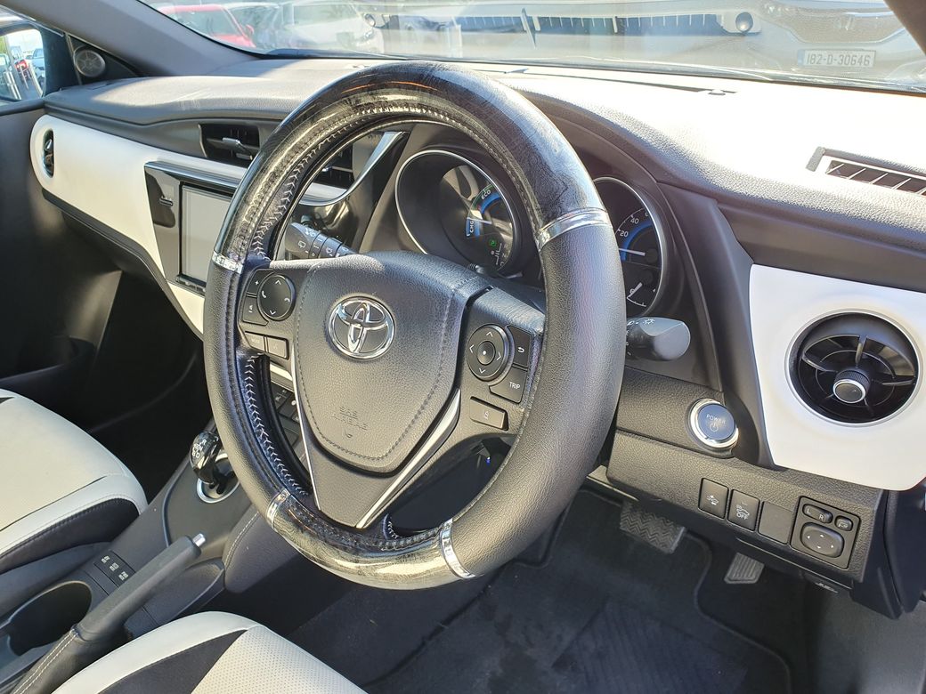 2017 Toyota Auris