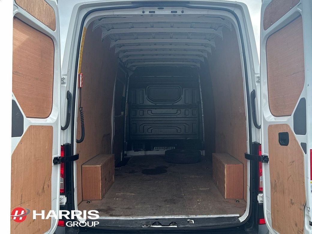 2021 White Volkswagen Crafter