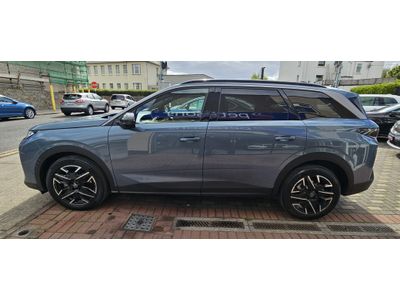 2025 Peugeot 5008