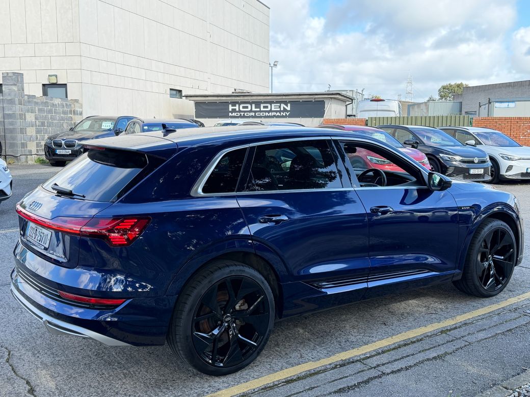 2022 Audi e-tron