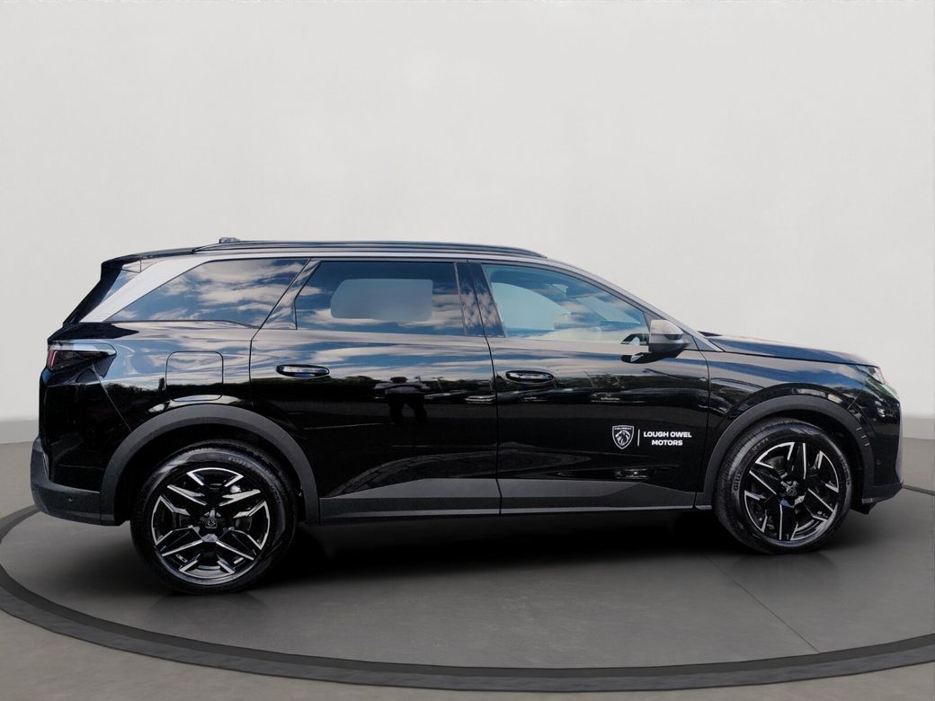 2025 Peugeot 5008