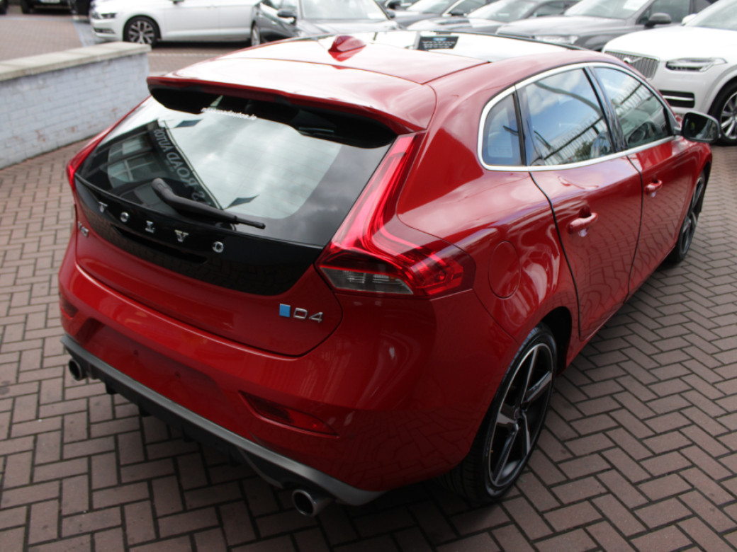 2016 Volvo V40