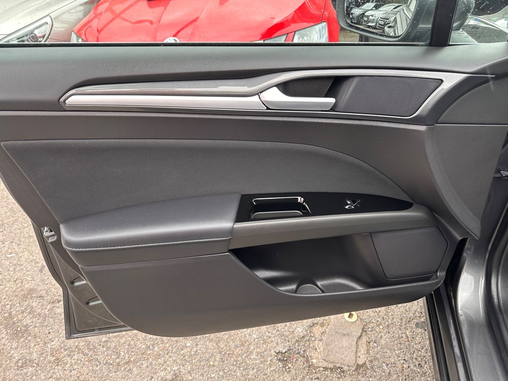 2021 Ford Mondeo