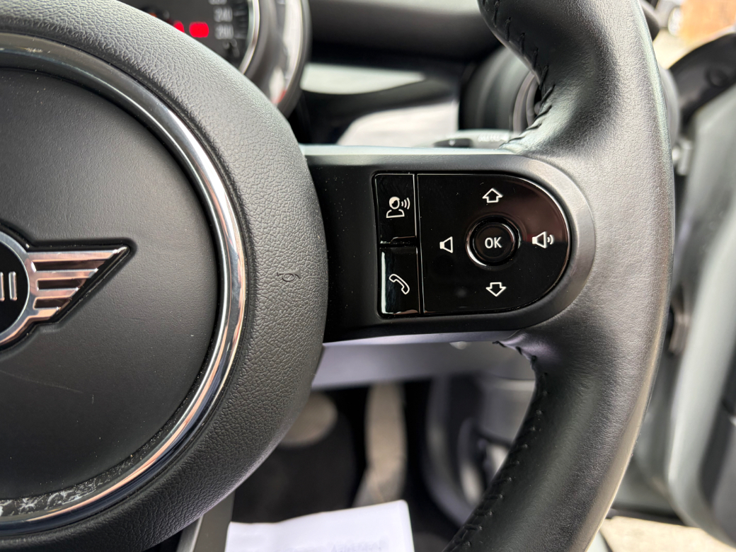 2022 Mini Hatch