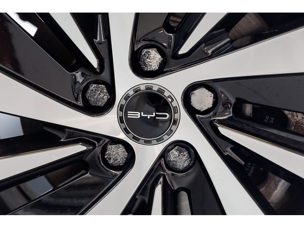 2025 BYD Seal U