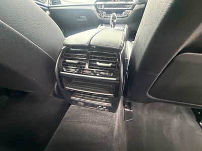 2019 BMW 530