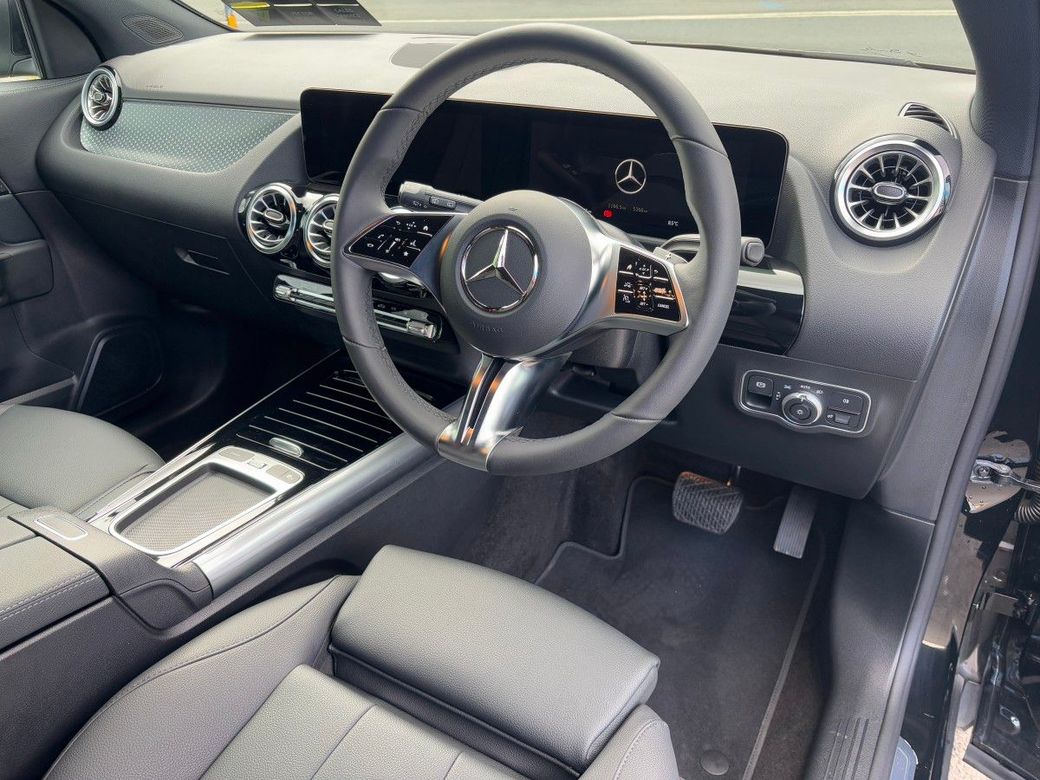 2025 Mercedes-Benz EQA