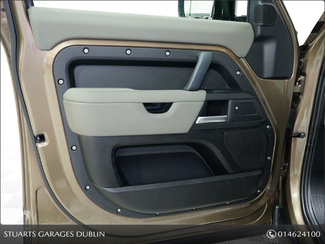 2025 Land Rover Defender