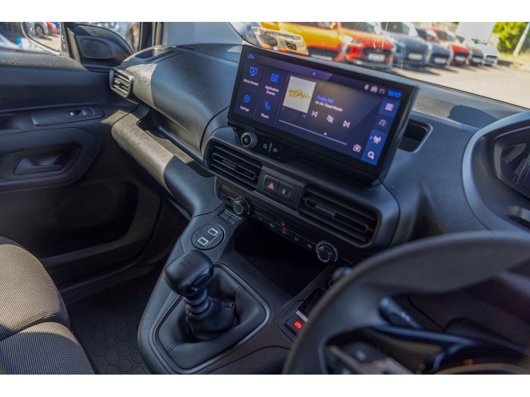 2025 Peugeot Partner