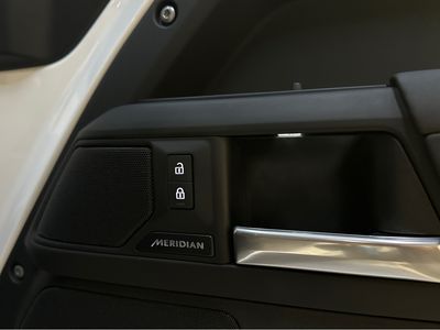 2025 Land Rover Defender