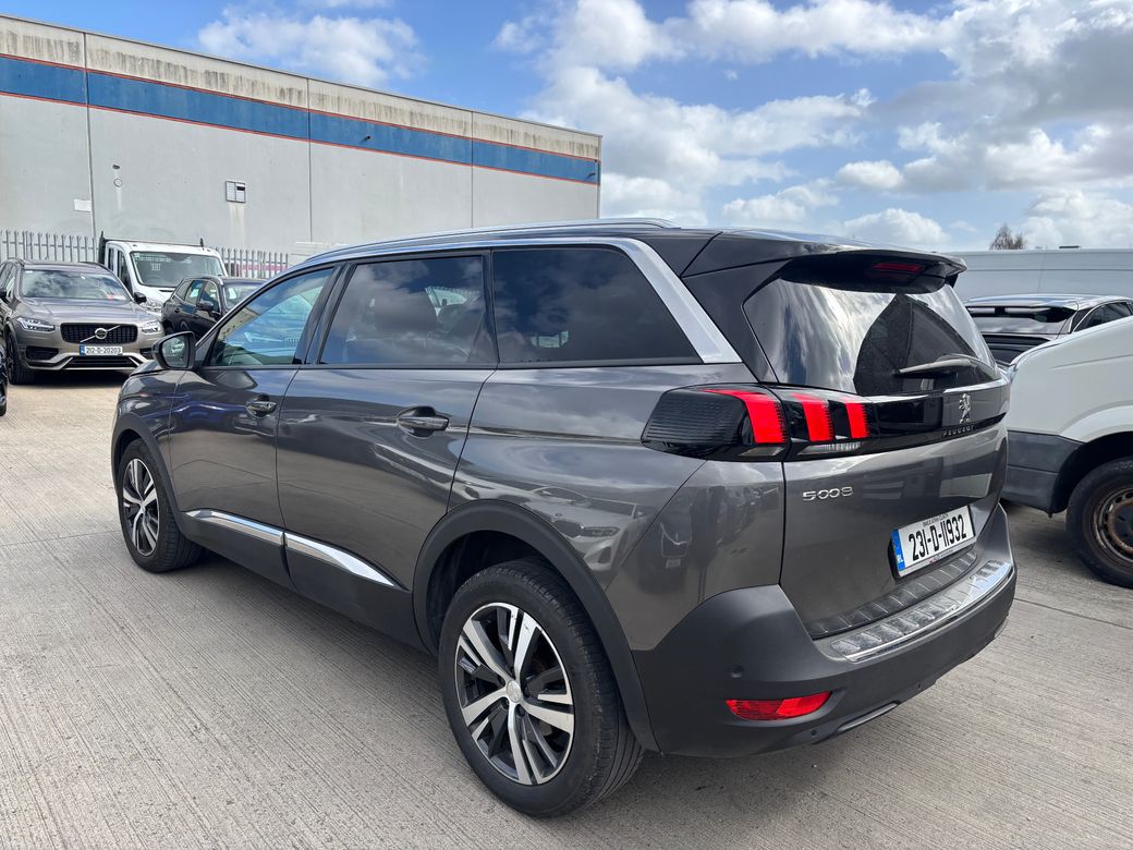 2023 Peugeot 5008