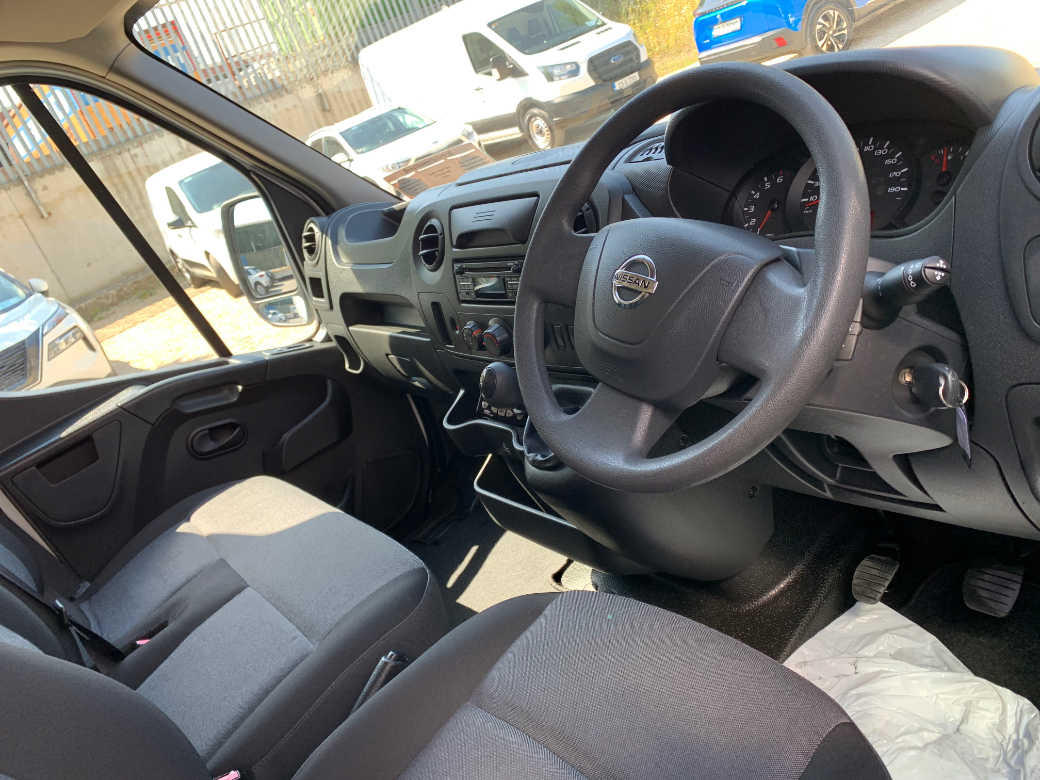 2019 Nissan NV400