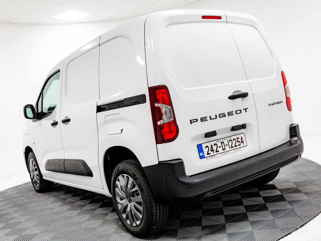 2024 Peugeot Partner