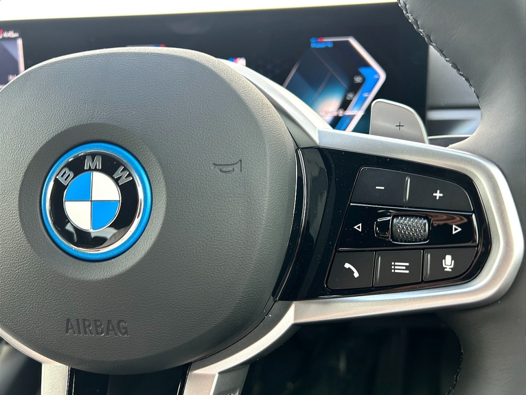 2025 BMW 330