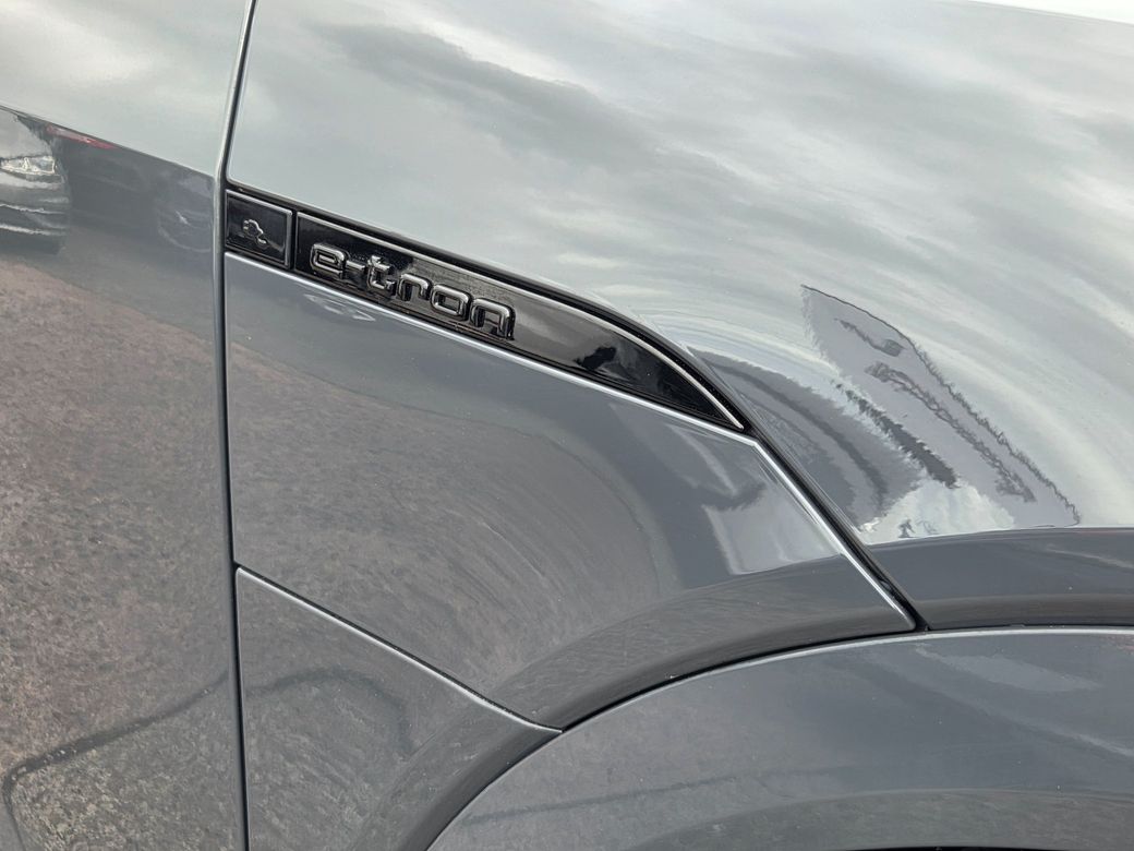 2023 Audi Q8