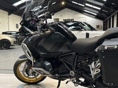 2022 BMW R1250