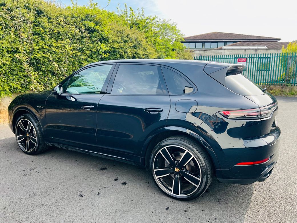 2022 Porsche Cayenne