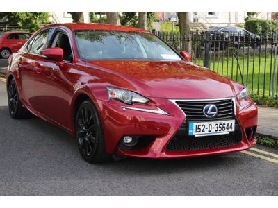 2015 Lexus IS 300h